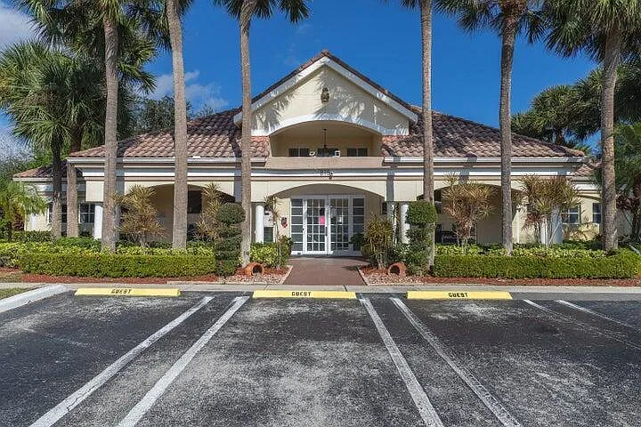 815 W Boynton Beach Blvd #12-106 — Photo 36