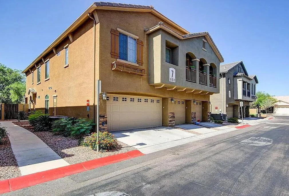 2250 E Deer Valley Rd #21, Phoenix, AZ, 85024 — Photo 1