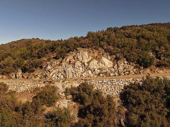 4th image of 44138 E Kings Canyon Rd
