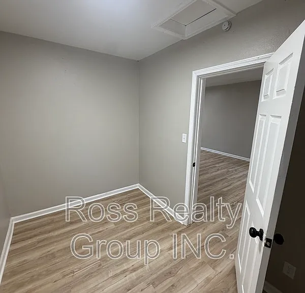 442 Walbridge Ave — Photo 4