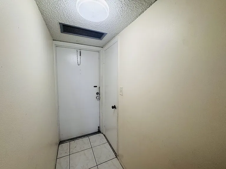 8025 Colony Cir S — Photo 10