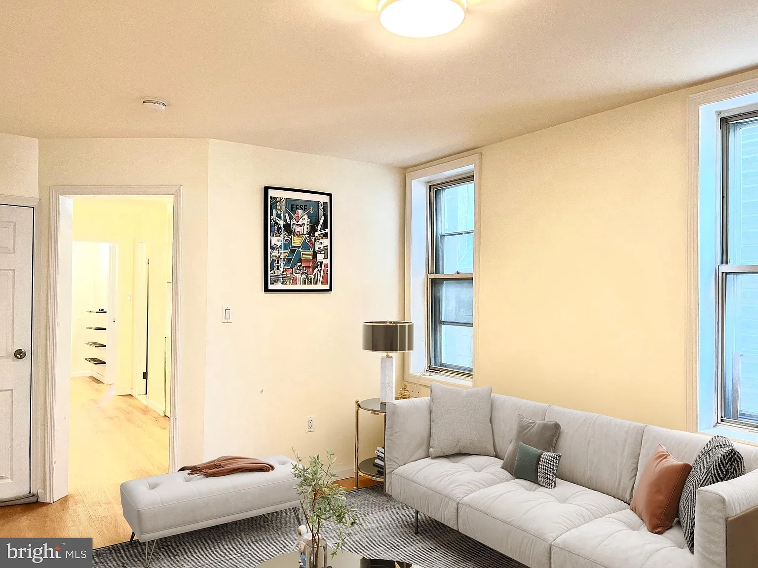 2 bed, 1.0 bath, 1512 sqft, $1,350 — Photo 2