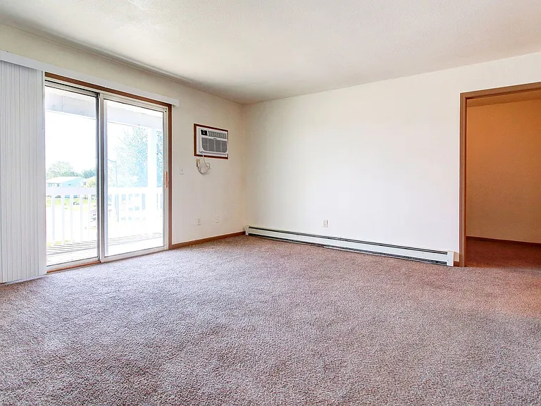 419 Stratford Way #6 — Photo 8