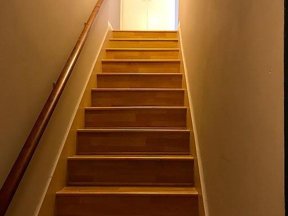 4th image of 288 S Oak Knoll Ave APT 5