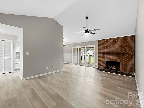 4th image of 9320 S Vicksburg Park Ct