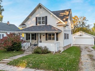 1636 Delaware St, Oshkosh, WI 54902