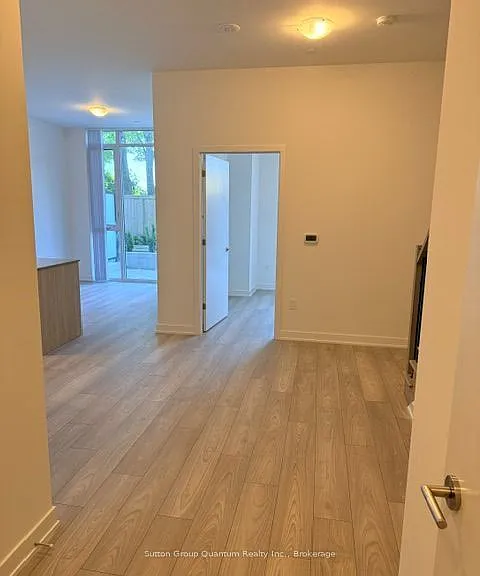 5858 Yonge St #Townhouse 01 — Photo 3