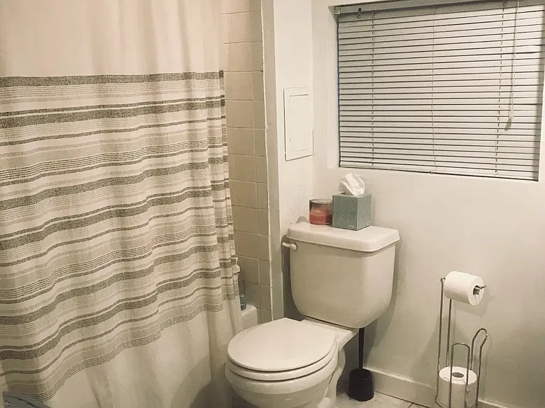 420 F St NE #B — Photo 8