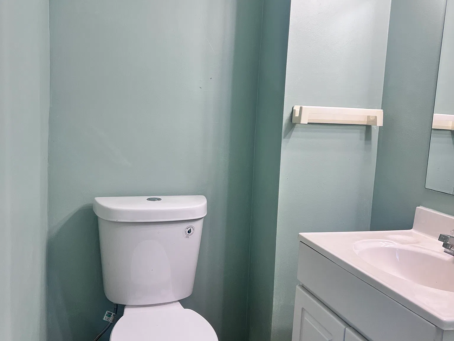 3 bed, 1.5 bath, 1319 sqft, $1,250 — Photo 4