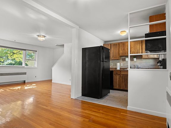 5th image of 59 Prescott St #59