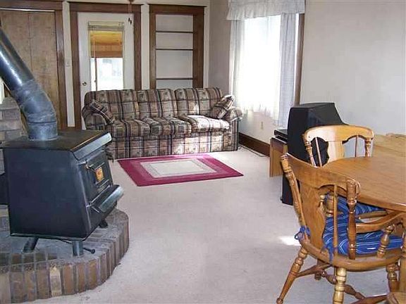 3rd image of 721 Hedin Ave