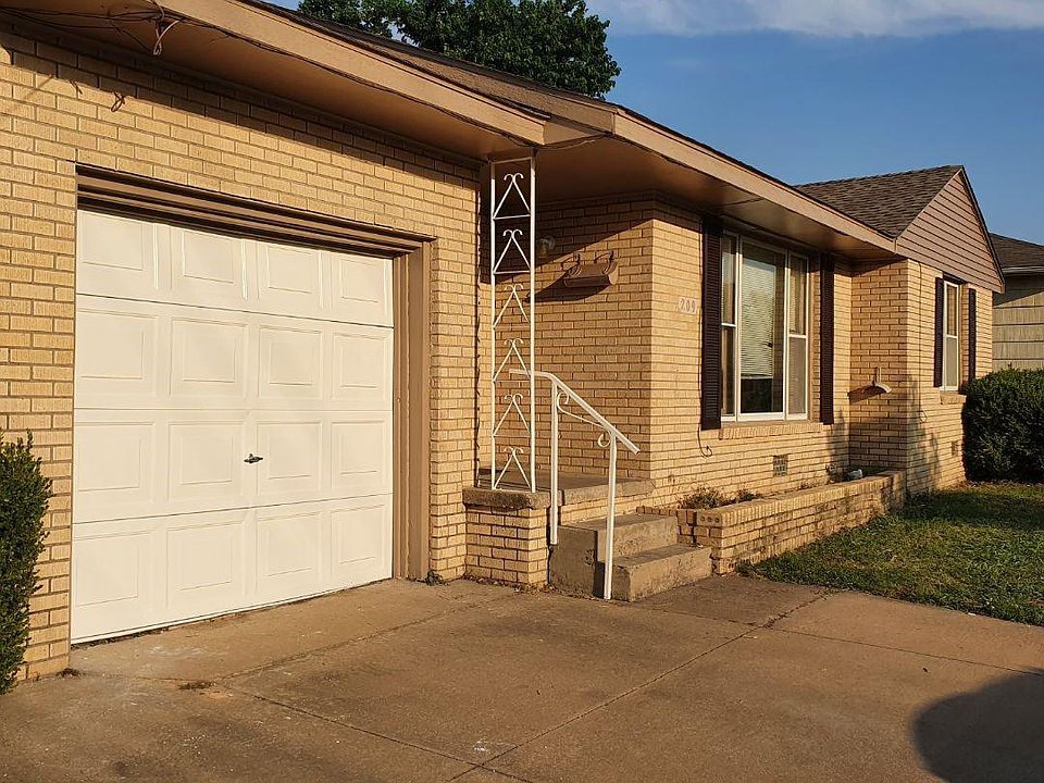 209 Fairview Ave, Ponca City, OK 74601 Zillow