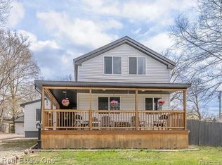 515 S Michigan Ave, Howell, MI 48843