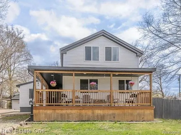 515 S Michigan Ave, Howell, MI 48843