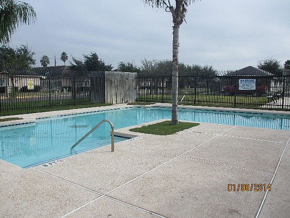 3rd image of 903 Stonehaven Blvd
