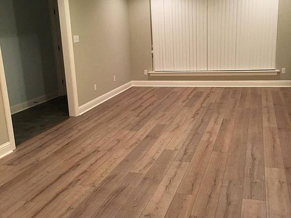 Living room w surround sound