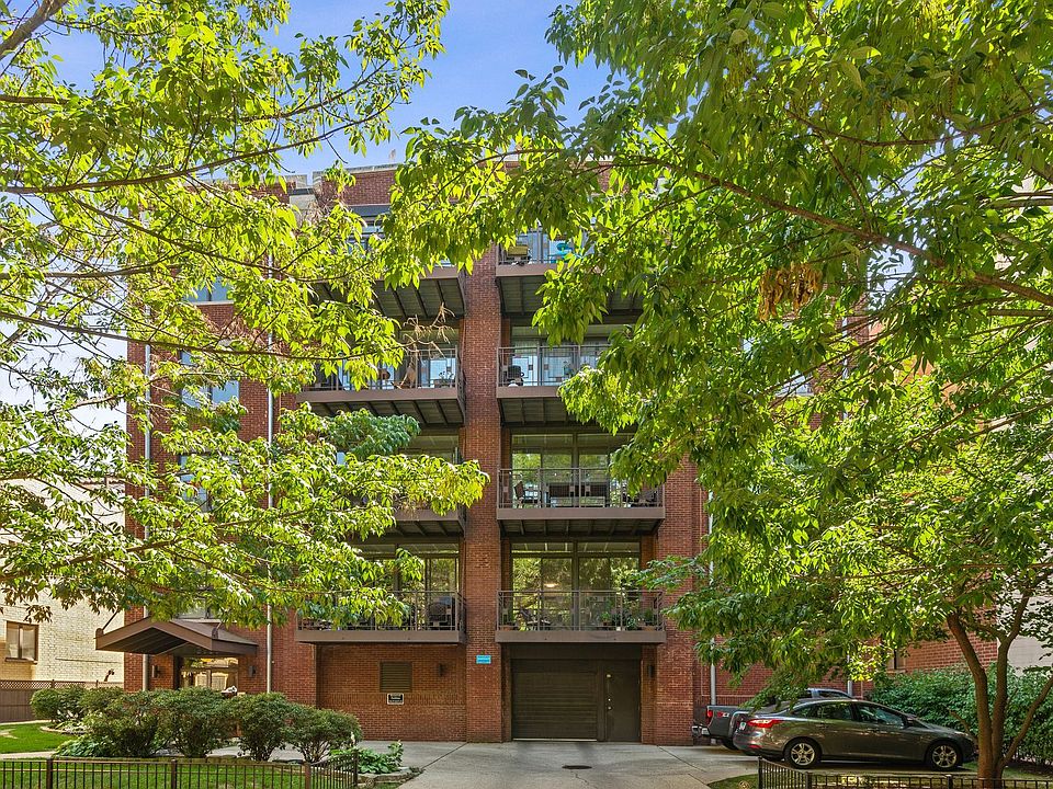 1st image of 2225 W Wabansia Ave APT 401
