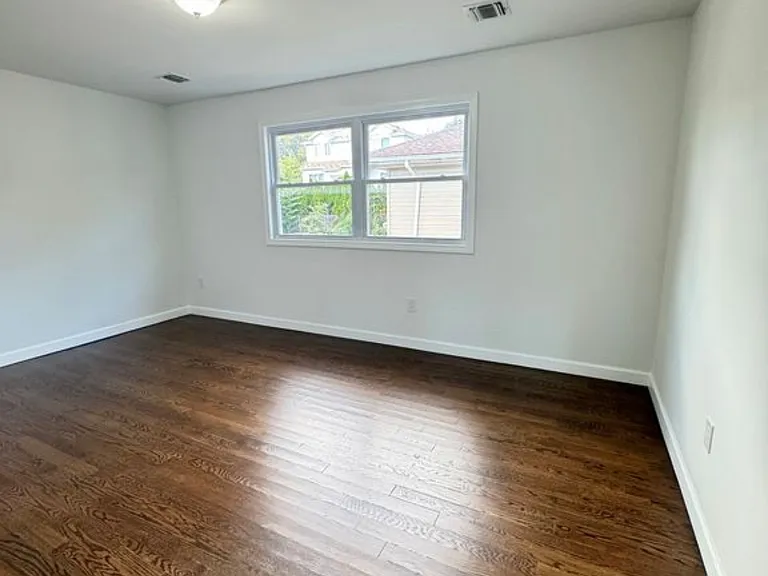 457 Home Ave #2 — Photo 4