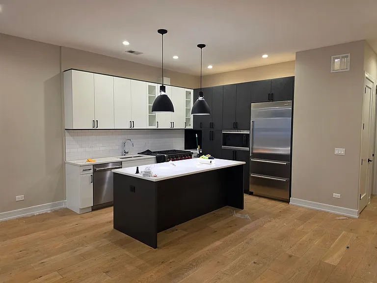 1203 W Augusta Blvd — Photo 7