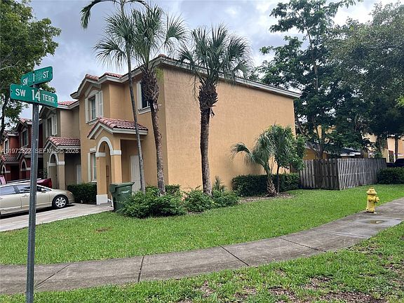 2nd image of 1489 SW 1st St