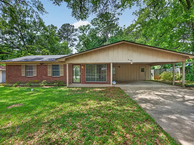 9140 Laurie Ln — Photo 3
