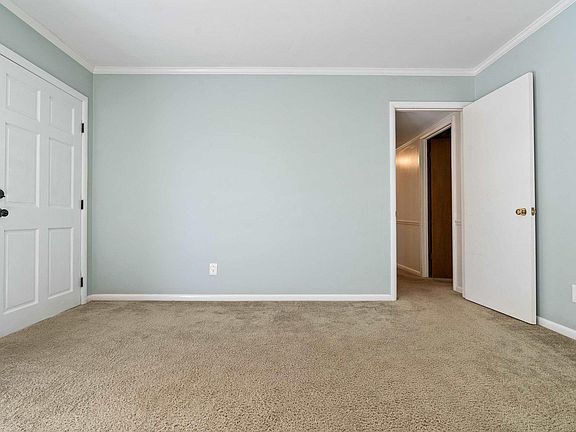 3rd image of 2520 Fleetway Dr