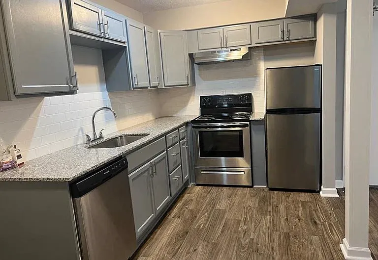 Red Point Apartments — Photo 1