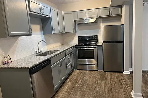Red Point Apartments Photo 1