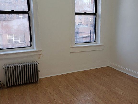 2nd image of 3177 Villa Ave APT 1J