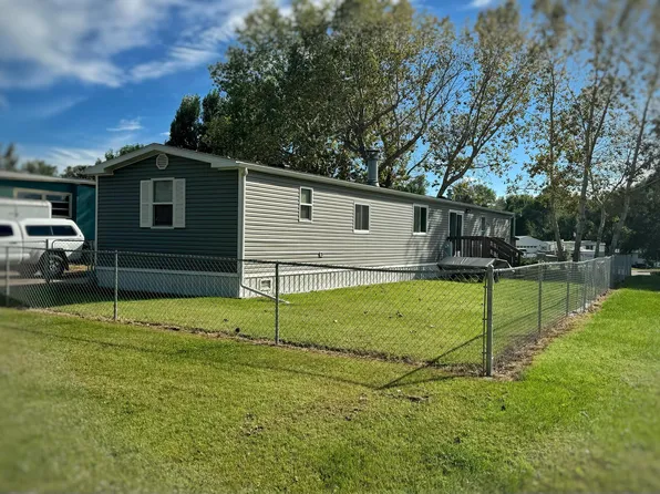 113 Pheasant St, Bismarck, ND 58504