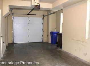 11016 SE Stark St UNIT C, Portland, OR 97216