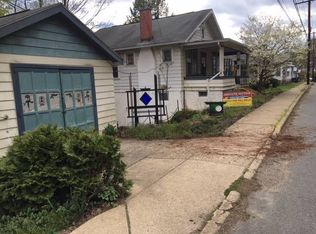 38 1st St, Athens, OH 45701