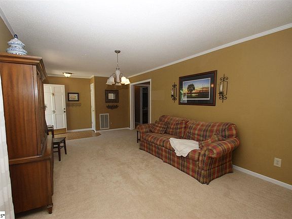 4th image of 9 Thunderbird Dr