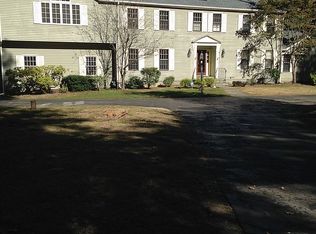 201 Hemlock Rd, Fairfield, CT 06824