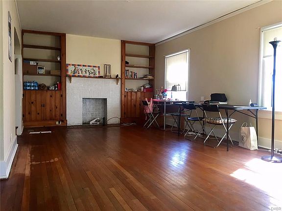 3rd image of 404 E Peach Orchard Ave