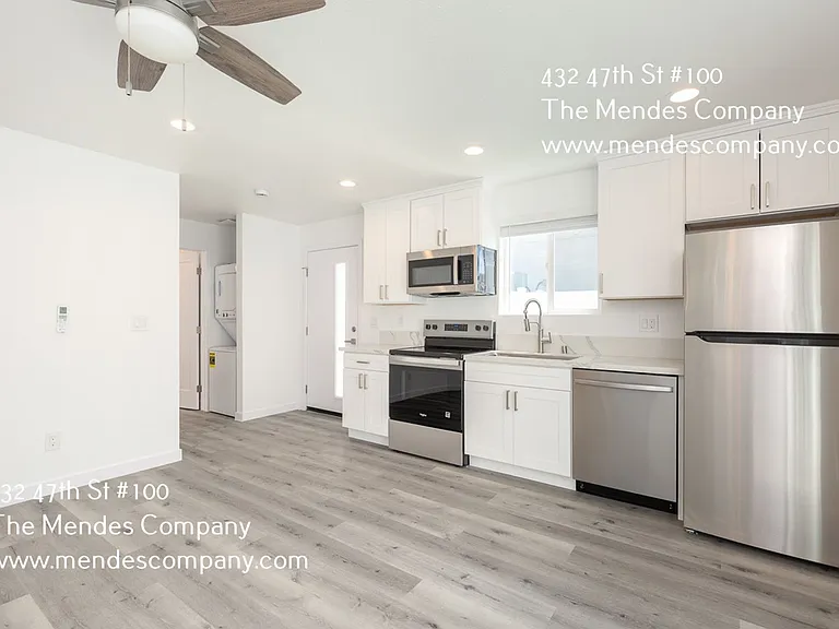 432 47th St #100 — Photo 1
