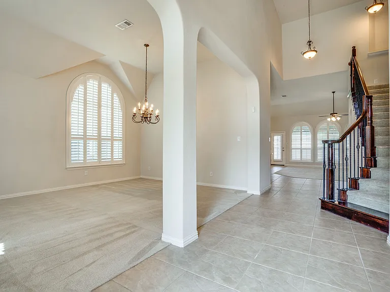 7747 Ivanhoe Dr — Photo 5