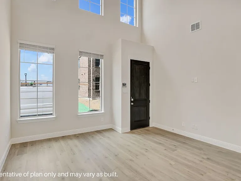 4544 Cinema St — Photo 5