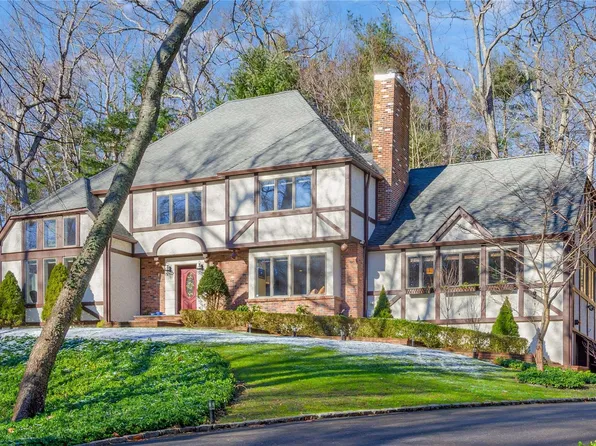 44 Hitherbrook Road, Saint James, NY 11780