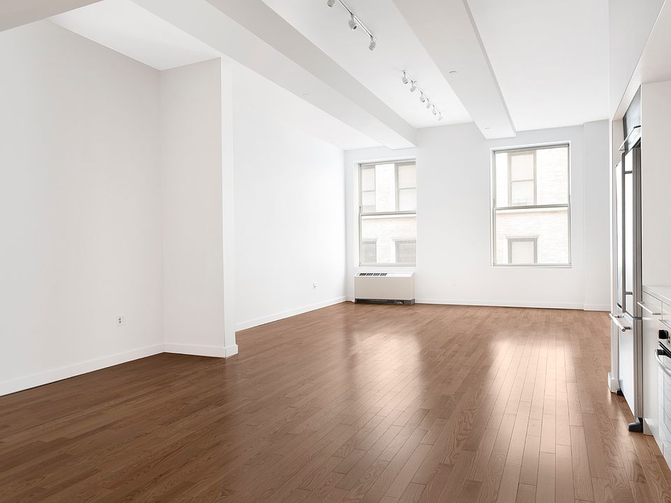 1st image of 15 Broad St APT 728