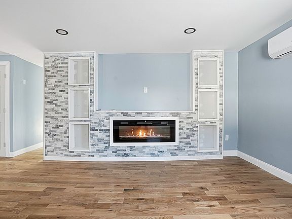 5th image of 140 Spring St
