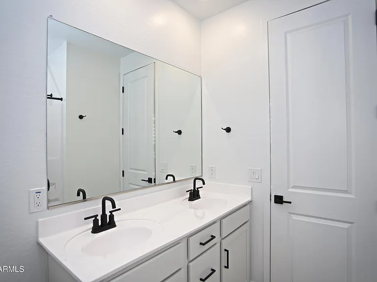773 W Lark Dr — Photo 31