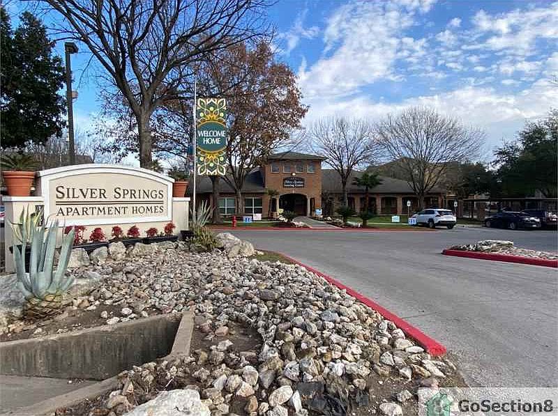 1st image of 12151 N Interstate Highway 35 #434