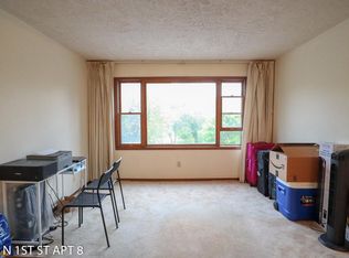506 N 1st St APT 8, Dekalb, IL 60115