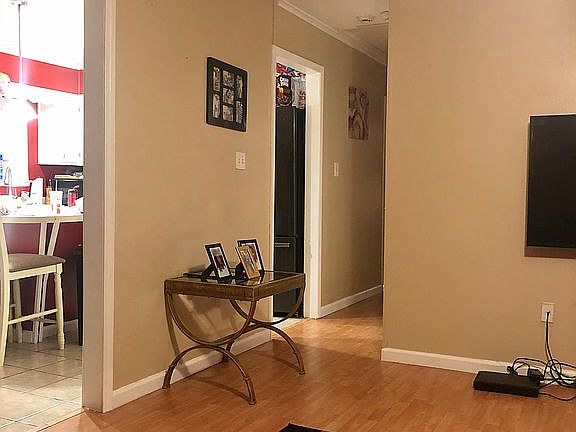 5th image of 114 Donna St