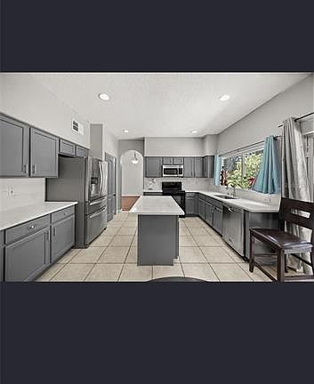 5th image of 2014 Applegate Dr