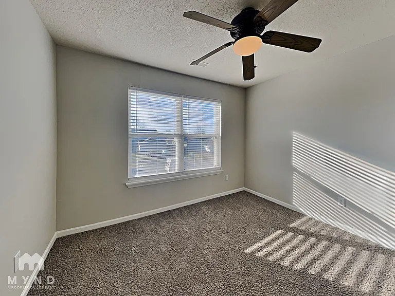 1698 Prairieview Ln — Photo 23