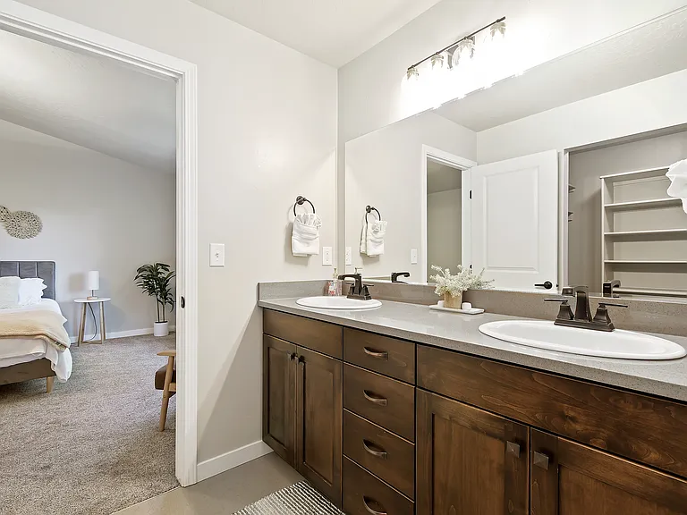 2700 E Clarene Dr — Photo 26