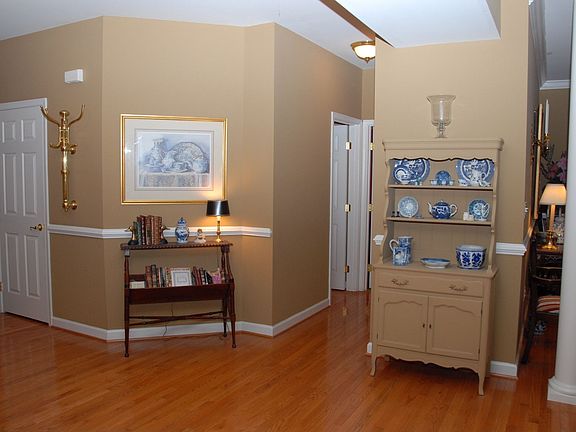 5th image of 21514 Oxford Dr