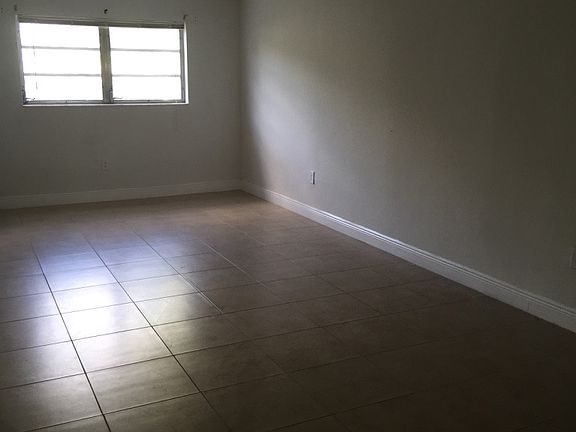 5th image of 800 Capri St APT 204